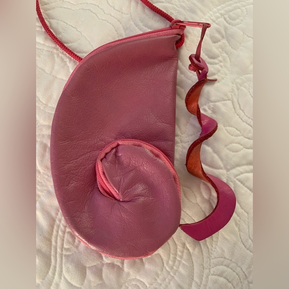 Carol Hearty statement purse - Picture 2 of 8